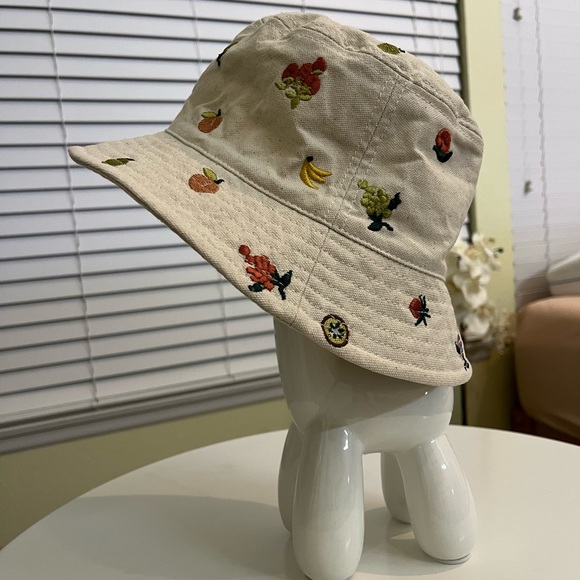 Madewell Fresca Fruit Bucket Hat - Picture 3 of 4